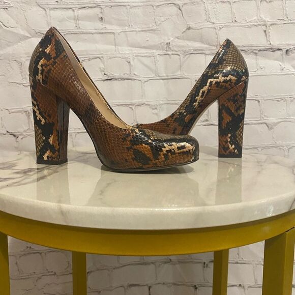 Women’s snake print heels - Picture 5 of 7